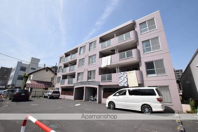 サンフロア山鼻の外観写真