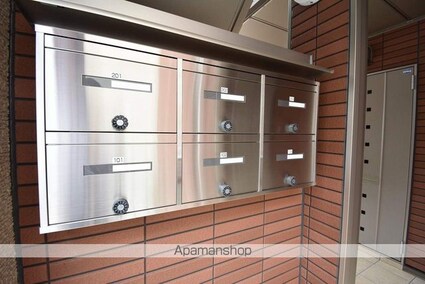 プラシード[1K/26.72m2]のエントランス2