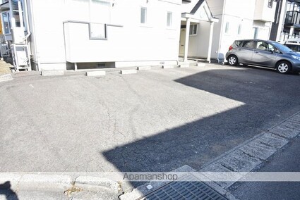 メゾンアルファ[1K/28.98m2]の駐車場