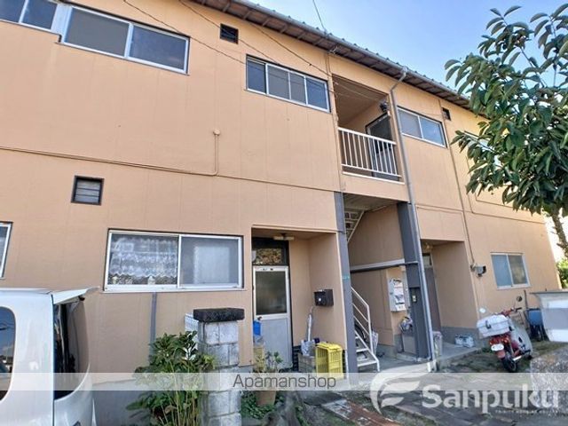 岡田アパートの玄関写真