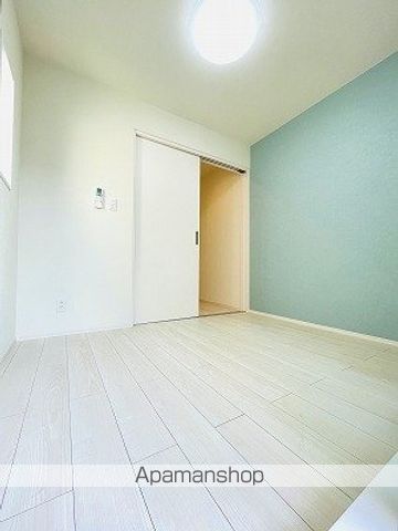 そよ風とラテとの内装写真