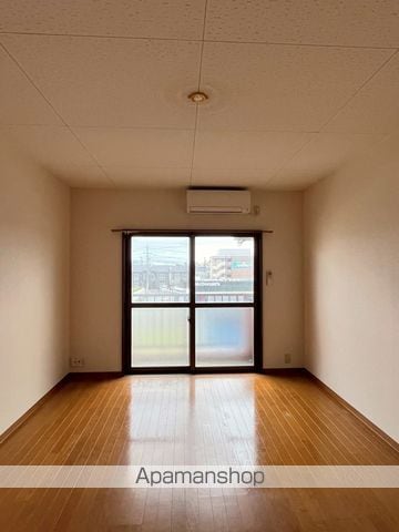 フォレストリバーの内装写真