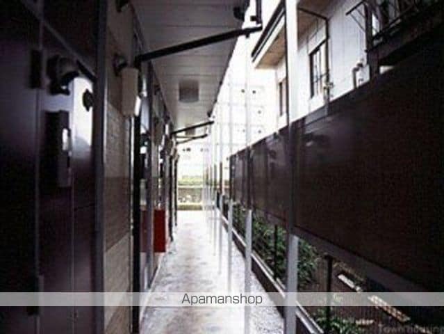 レオパレス高蘭の玄関写真