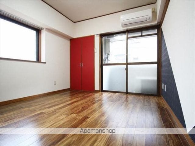 ドゥマンクレールの内装写真