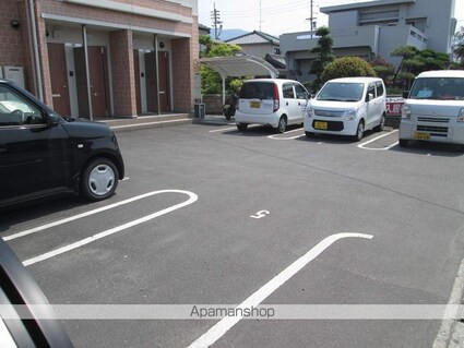 スターリバー[1K/31.57m2]の駐車場2