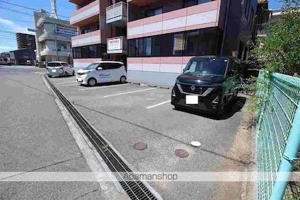 サンパティオ宮前[2DK/49.1m2]の駐車場