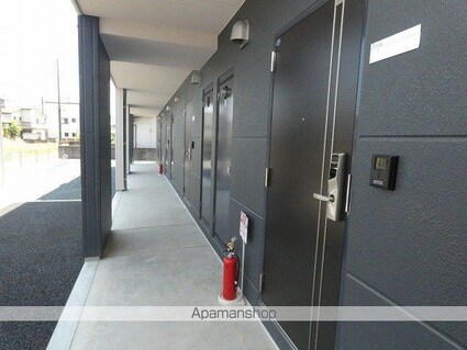 愛媛県今治市石井町２丁目[1LDK/35.7m2]のエントランス3