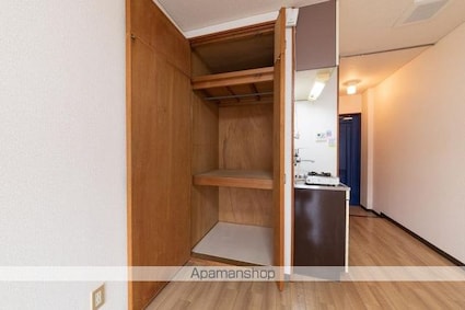 ハイツ亀岡[1R/19.84m2]の収納