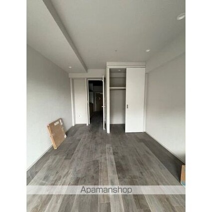 Ｔｈａｍｅｓ　ｇａｒｄｅｎ　ｐｌａｃｅ[1K/28.52m2]のリビング・居間