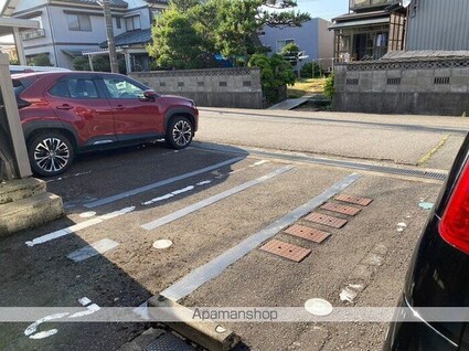 オレンジハウス[1R/29.44m2]の駐車場