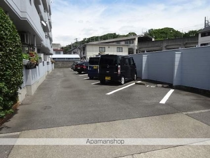 ＯＳプリンスハイツ白壁北[2LDK/58.32m2]の駐車場