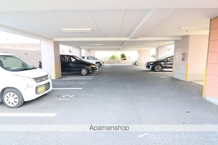 ＳＡＮＴＡ[2LDK/58.92m2]の駐車場