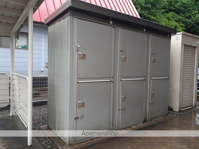 福井市 2階建 築15年の内装写真