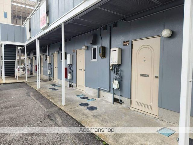 立花アパートの玄関写真