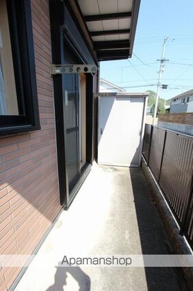 パインズコート新居　Ｅ棟[2LDK/55.89m2]のバルコニー