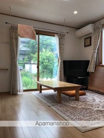 福島市 2階建 築13年の内装写真