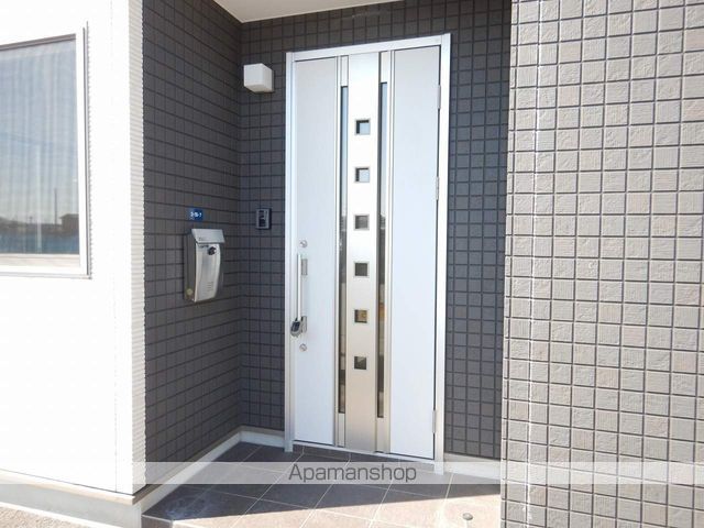 牟岐線 文化の森駅 徒歩33分 2階建 築13年の玄関写真