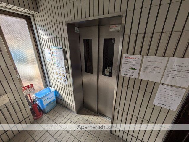 ダイアパレス比治山公園の玄関写真