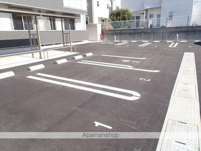 和歌山県海南市重根西２丁目[1LDK/53.26m2]の駐車場1