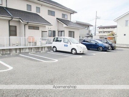 エトワール[1LDK/40.07m2]の駐車場