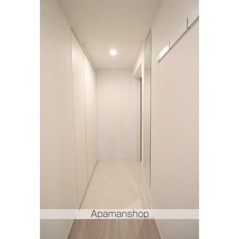 コンフォリア東新宿の内装写真
