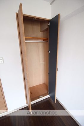 フローラル吉岡[1R/17.01m2]の収納