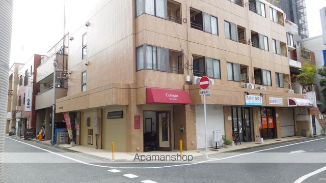 堀川ビルの玄関写真