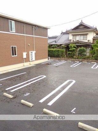 コンフォール弐番館[1LDK/46.06m2]の駐車場