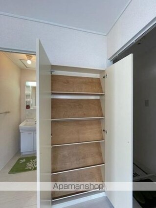 プレジール高広[2LDK/55m2]の玄関