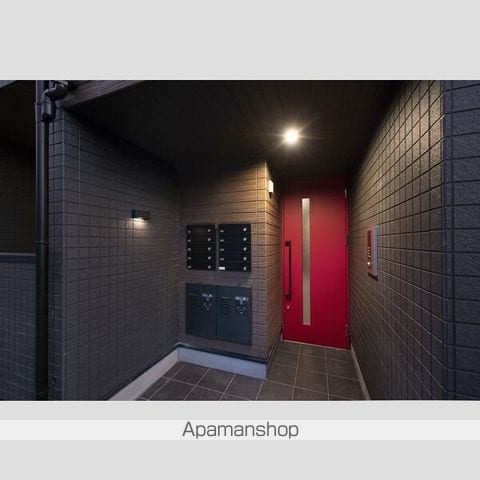 ヴァンベール岡崎の玄関写真