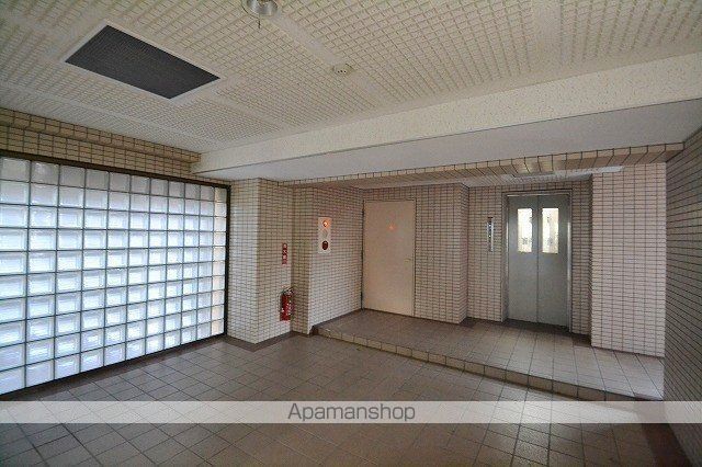 マローン京町の玄関写真