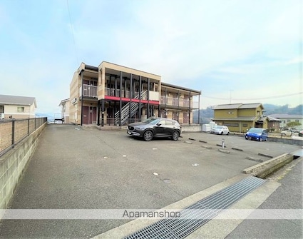 レオパレス城興ケ丘[1K/22.35m2]の駐車場2