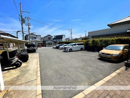 レオパレスＫＫＳ　木ノ本[1K/23.6m2]の駐車場