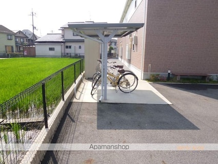 ファミール林[2LDK/52.09m2]のエントランス2