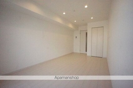 グラディオ岩塚[1K/26.08m2]のエントランス