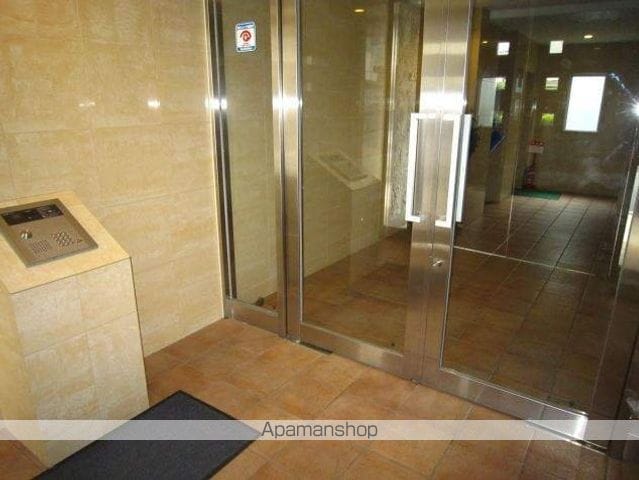 LA・SERENAの玄関写真