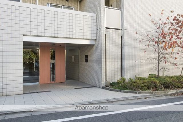 レジディア荻窪の玄関写真