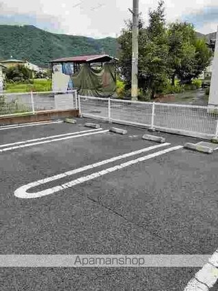 プリムローズ　Ｂ[2LDK/58.86m2]の駐車場