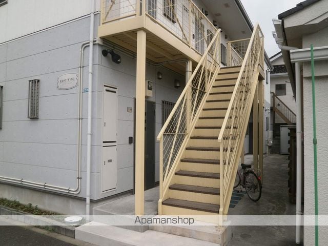 イーストウィングの玄関写真