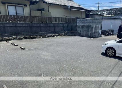 レオパレスチェルキオ[1K/19.87m2]の駐車場