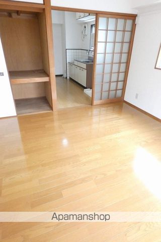 ステップイン金満の内装写真