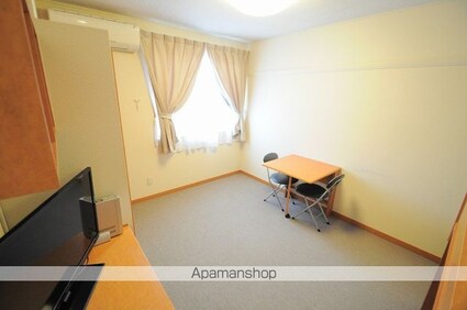 レオパレス市沢迎賓館Ⅲ[1K/19.87m2]のリビング・居間2