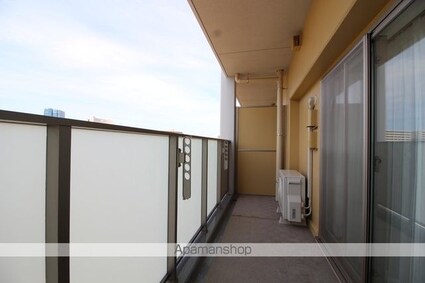 ロイヤルパークスＥＲ万代[1R/47.6m2]のバルコニー