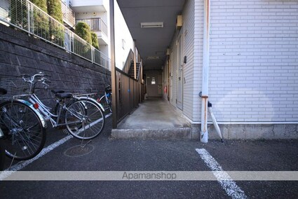 アドニスウエスト[1K/23.52m2]のエントランス