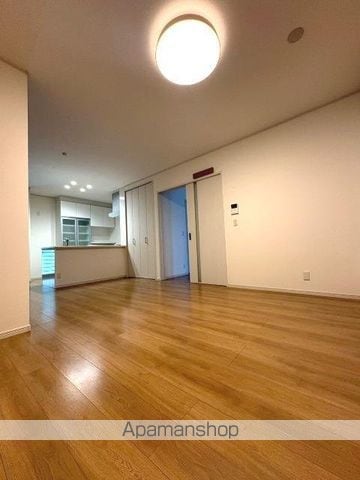 衣笠赤阪町戸建の内装写真