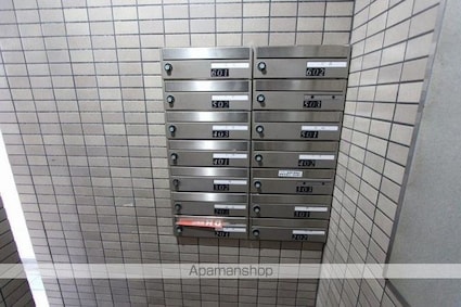 香川県高松市上之町１丁目[2LDK/62.06m2]の共用部1