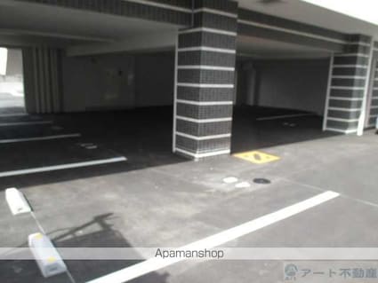 ＴＲＥＩＺＥ　ＲＥＵＮＩＯＮ[1R/35.77m2]の駐車場2