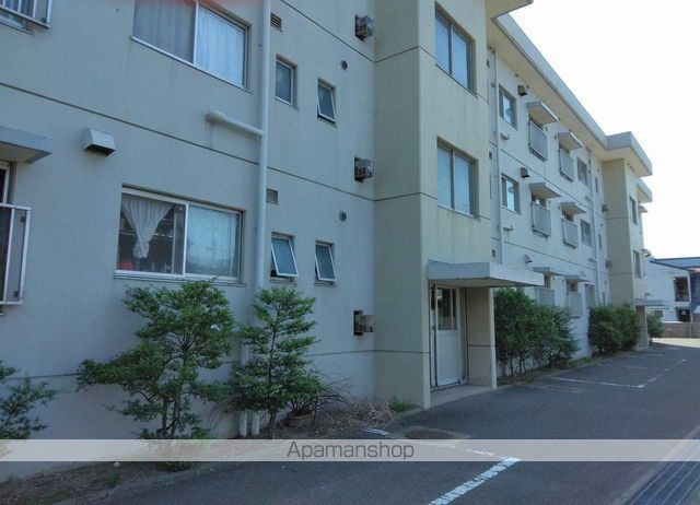 リアンII棟の玄関写真