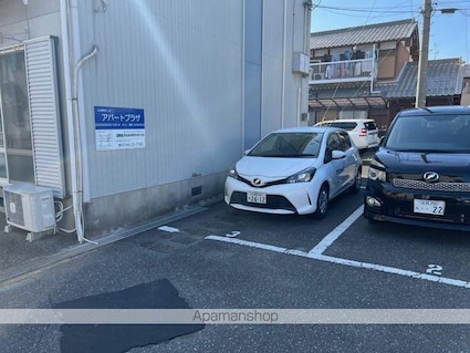 メゾンフレンズ[2DK/35.64m2]の駐車場1