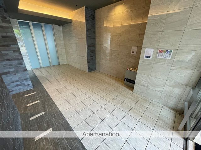 コンフォリア西宮の玄関写真
